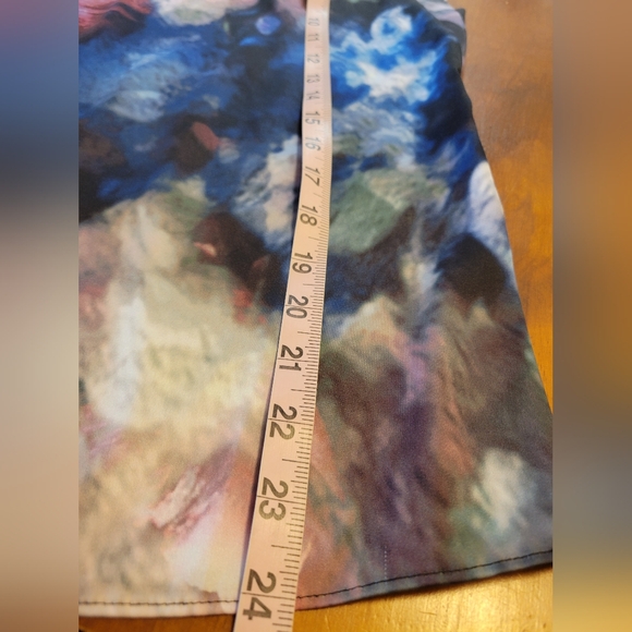 WHBM V-neck Ruched Shell Top XS Blouse Floral Print Polyester Dress Shirt - Picture 4 of 7